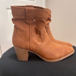 Time and Tru Women's Tan Slouch Ankle Boots